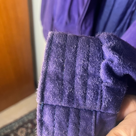Vintage Yves St Laurent purple suede bomber jacket. Side 6 - Picture 5 of 7